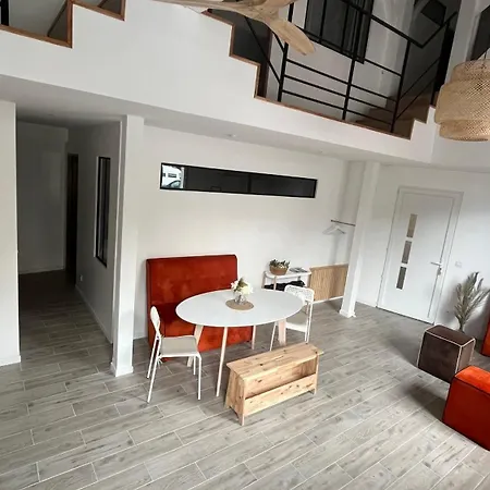 Au-lac Loft Renove En 2024 펜션 루르드